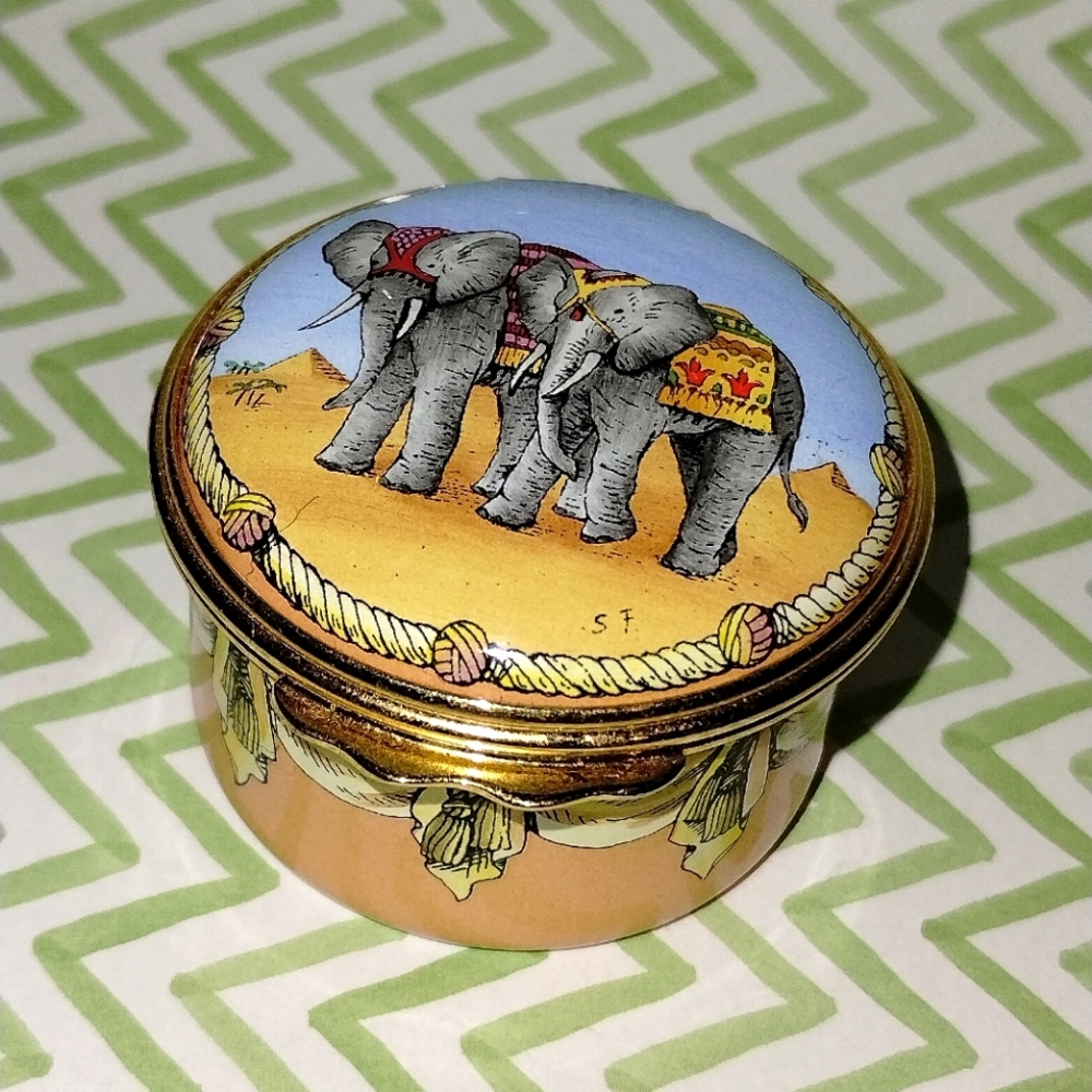 HALCYON DAYS ENGLISH ENAMEL BOX - AIDA ELEPHANTS - GUISEPPE VERDI OPERA